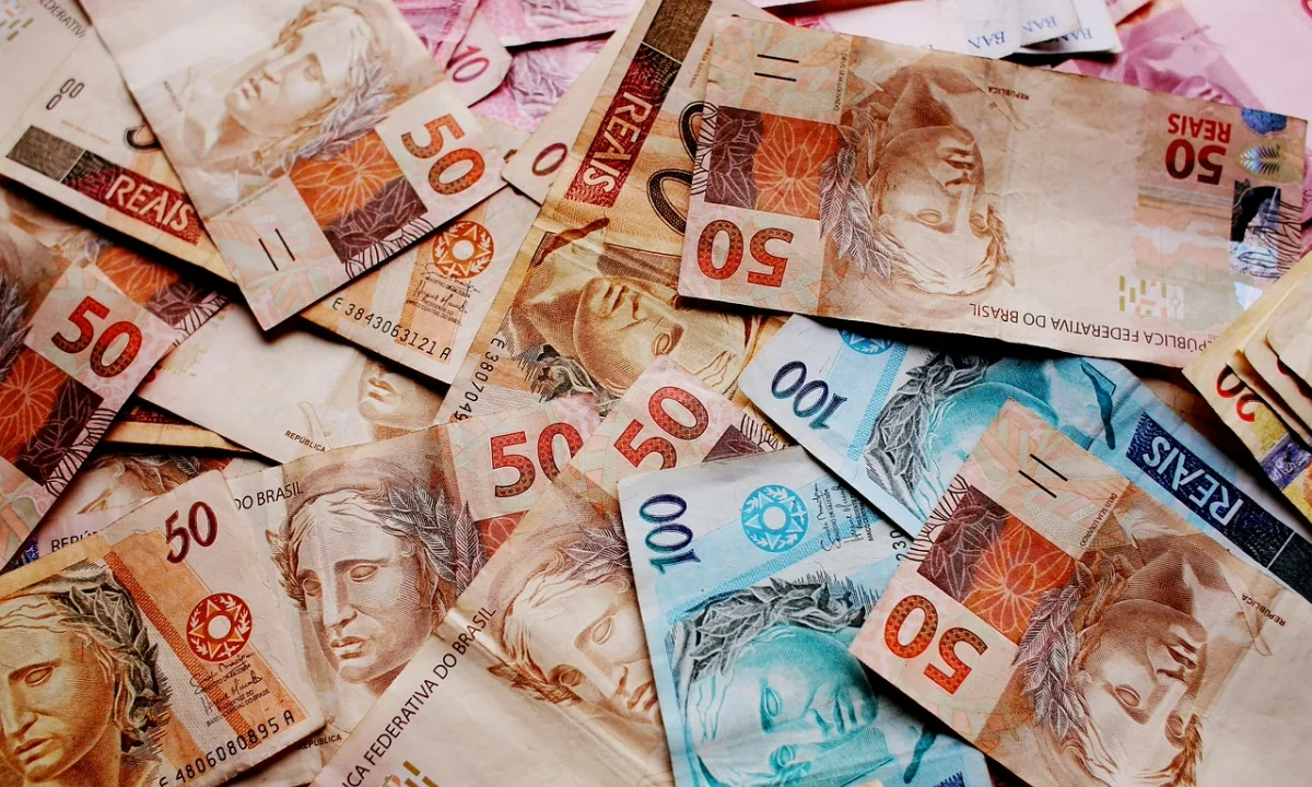 Receita paga 5º lote de restituição do Imposto de Renda